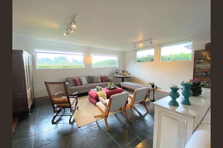 9_photo/94cfaaeacf.59b9fa3339c8dcb8-ATLAS-f1d29ee2-5c40-402b-b8d2-cdc614971eab.jpg de casa de condomínio à venda com 4 quartos, 430m² em Jardim Passargada I, Cotia