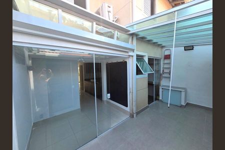 11_photo/94cfaaeb1f.02f29140979457be-ATLAS-48b5b0d9-2e87-4993-a4f4-426cad44c655.jpg de casa de condomínio à venda com 4 quartos, 110m² em Jardim Passargada I, Cotia
