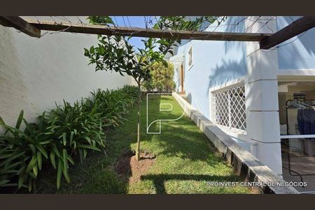 41_photo/94cfaaeb2b.93b8fa184532727f-ATLAS-477e8bf6-94af-43dd-bfdb-61cf9074e42d.jpg de casa de condomínio à venda com 3 quartos, 151m² em Jardim Passargada I, Cotia