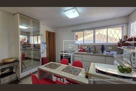 17_photo/94cfaaeb2b.93b8fa184532727f-ATLAS-fa3f9372-1a12-45b5-9d14-4e4a035614b2.jpg de casa de condomínio à venda com 3 quartos, 151m² em Jardim Passargada I, Cotia