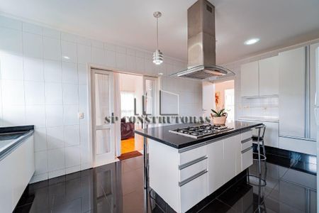 39_photo/94cfaaeb71.c07be7007de4f0b3-ATLAS-a2bcb698-033b-4344-b622-f0d79682e63a.jpg de casa à venda com 5 quartos, 587m² em Cemucam, Cotia
