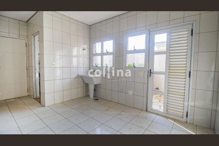 11_photo/94cfaaeb79.ceff8192393c33de-ATLAS-6af1e3f2-1a2e-4ef7-824a-016e47f3fc87.jpg de casa à venda com 3 quartos, 451m² em Jardim Passargada I, Cotia