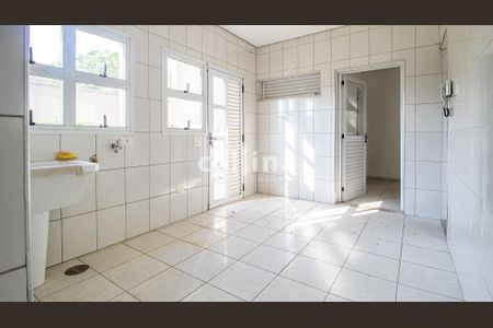 10_photo/94cfaaeb79.ceff8192393c33de-ATLAS-776a2f55-2df7-4647-933a-7d4d7119645a.jpg de casa à venda com 3 quartos, 451m² em Jardim Passargada I, Cotia