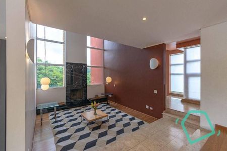 4_photo/94cfaaeb8d.9fde2b1beaf38236-ATLAS-1bd6a5b2-6630-4423-a47e-aeddb9910be8.jpg de casa de condomínio à venda com 3 quartos, 451m² em Jardim Passargada I, Cotia