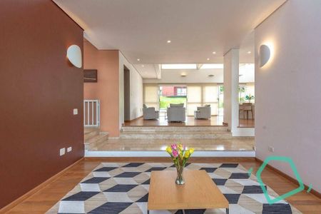 3_photo/94cfaaeb8d.9fde2b1beaf38236-ATLAS-723970f7-9753-40ec-b63a-c16047d0e94b.jpg de casa de condomínio à venda com 3 quartos, 451m² em Jardim Passargada I, Cotia