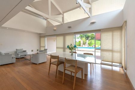 45_photo/94cfaaebe3.1463d70521bc8e9f-ATLAS-bd25410e-2f51-446f-8f06-bacd2f1ccefe.jpg de casa de condomínio à venda com 3 quartos, 601m² em Jardim Passargada I, Cotia