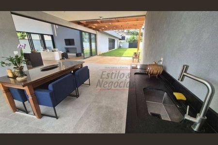 2_photo/94cfaaeccf.cba9474eaf1c4fd4-ATLAS-23d028e8-00c9-47b3-a14c-044c140ac105.jpg de casa à venda com 3 quartos, 338m² em Cemucam, Cotia