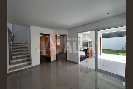 9_photo/94cfaaed15.07fb07773285f6be-ATLAS-f0e632d7-8c21-4ceb-ae5f-109fedf0438e.jpg de casa à venda com 3 quartos, 192m² em Moinho Velho, Cotia