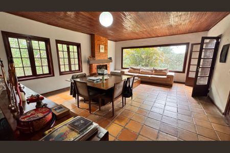 8_photo/94cfaaf385.5564e16b2c01dcfa-ATLAS-4fdf23dd-9ac8-48ba-9af1-a1258019c48a.jpg de casa à venda com 4 quartos, 260m² em Jardim Sao Vicente, Cotia