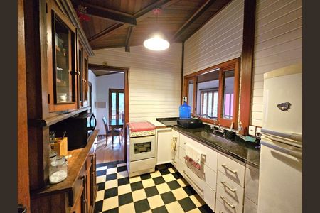 10_photo/94cfaafbb9.14be72f851f11d21-ATLAS-e3e166eb-7c71-4a12-ad4f-80c5b21407c2.jpg de casa à venda com 3 quartos, 200m² em Jardim Colibri, Embu das Artes