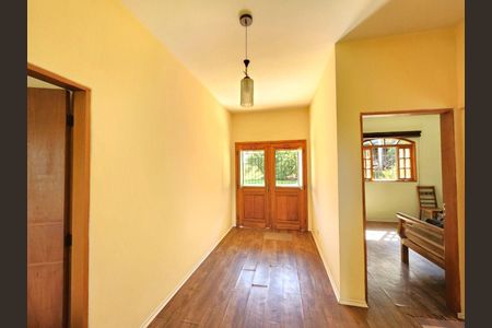 3_photo/94cfab23b1.7a84f7ff2c106b4f-ATLAS-63e81e9e-cab7-427a-9c41-16baf6f761bf.jpg de casa à venda com 4 quartos, 235m² em Vila Real Moinho Velho, Embu das Artes