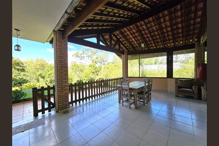 5_photo/94cfab23b1.7a84f7ff2c106b4f-ATLAS-b6bd4f9d-58e5-46b5-bfa1-0f21add1427f.jpg de casa para alugar com 4 quartos, 235m² em Vila Real Moinho Velho, Embu das Artes