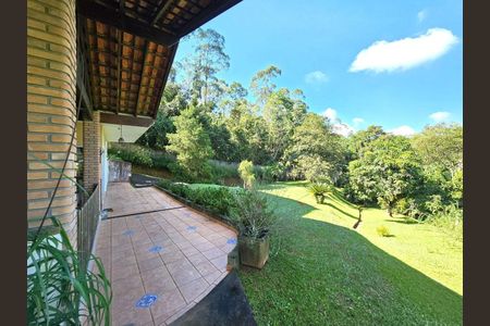 11_photo/94cfab23b1.7a84f7ff2c106b4f-ATLAS-d692fdb2-1d4d-4a54-bf20-314b43a2149c.jpg de casa à venda com 4 quartos, 235m² em Vila Real Moinho Velho, Embu das Artes