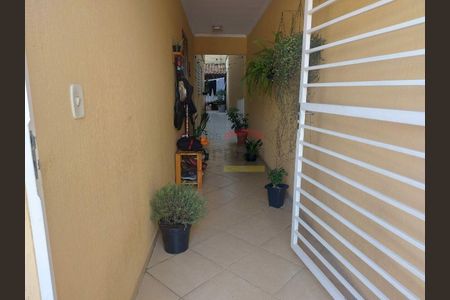 4_photo/94cfab32e3.f593c65414f33db3-ATLAS-06c8d2b4-2c18-426c-bd06-55ba71474c68.jpg de casa à venda com 3 quartos, 180m² em Jardim Vista Alegre, Embu das Artes