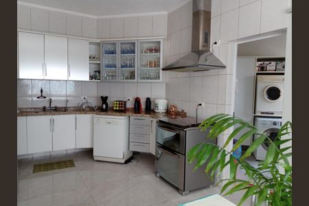 11_photo/94cfabaec7.cb4a3f4e1d4d223a-ATLAS-9905d937-d2d6-429b-a475-83d8bc1bf8eb.jpg de casa para alugar com 4 quartos, 350m² em Jardim Branca Flor, Embu das Artes