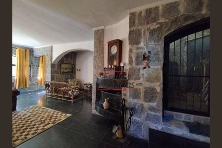 31_photo/94cfabc545.93b8fa184532727f-ATLAS-7fd908c7-e30a-4593-9d1e-4ff0fb269eaf.jpg de casa para alugar com 5 quartos, 1000m² em Chácaras Bartira, Embu das Artes