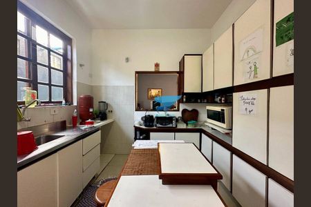 5_photo/94d1fde023.7e2ea02b9085bf9d-ATLAS-b430e1f3-0592-4b7f-be60-4ec77b3b8075.jpg de casa à venda com 3 quartos, 280m² em Jardim Guaiuba, Guarujá