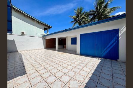 37_photo/94d1fde063.ceff8192393c33de-ATLAS-4b6f51a8-3323-46b3-94bf-a47cc2604fa4.jpg de casa à venda com 3 quartos, 201m² em Jardim Guaiuba, Guarujá