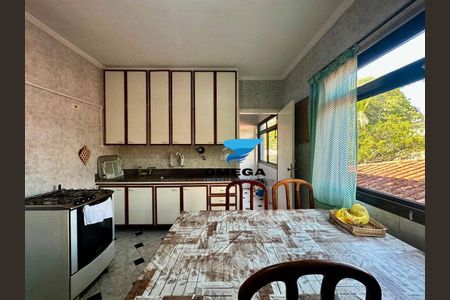 3_photo/94d1fde08d.1f06494e2e636159-ATLAS-2588cac9-8cb5-47a4-a2c9-0809e49ca356.jpg de casa à venda com 8 quartos, 300m² em Jardim Guaiuba, Guarujá