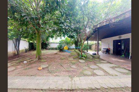 4_photo/94d1fde091.8cbbc6e43ead3576-ATLAS-7d38c2a3-5e7b-43e3-aef5-4a00ea0bc9bc.jpg de casa à venda com 4 quartos, 250m² em Jardim Guaiuba, Guarujá