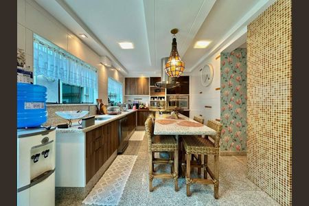 5_photo/94d1fde0e9.768f044a66a55b42-ATLAS-9b1e8d38-0ac4-41c8-81d2-89e26974b694.jpg de casa à venda com 5 quartos, 351m² em Jardim Guaiuba, Guarujá