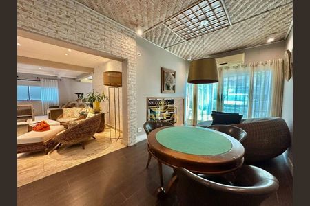 4_photo/94d1fde0e9.768f044a66a55b42-ATLAS-b56d2864-5fb3-4120-9c9f-d80c8df5afc7.jpg de casa à venda com 5 quartos, 351m² em Jardim Guaiuba, Guarujá