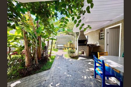 42_photo/94d1fde6fd.d3289ec2fc85789b-ATLAS-c50ed357-85ea-4a81-a18e-665a5a864740.jpg de casa à venda com 4 quartos, 400m² em Jardim Guaiuba, Guarujá