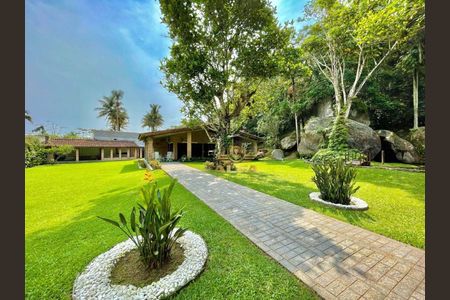 1_photo/94d1fde711.ceff8192393c33de-ATLAS-edb24dc2-38cf-4cfb-8d8c-e1f3ff9cd546.jpg de casa à venda com 3 quartos, 400m² em Jardim Guaiuba, Guarujá