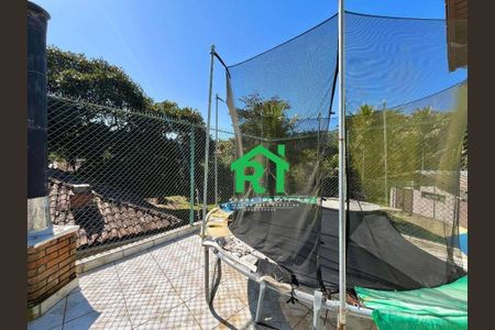 2_photo/94d1fde755.255fd64cf10ed1dc-ATLAS-991b2f86-536f-40ee-a150-5e852c05df8a.jpg de casa à venda com 4 quartos, 230m² em Jardim Guaiuba, Guarujá