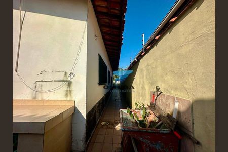 5_photo/94d1fe01fd.adbb37f92a381176-ATLAS-d3c039ee-807d-45de-bbb1-1c62f7b03cde.jpg de casa à venda com 4 quartos, 250m² em Vila Santa Rosa, Guarujá