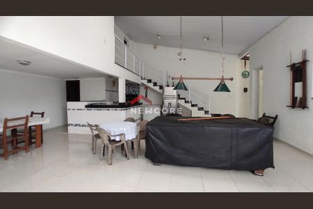 5_photo/94d1fe02f3.527d2e055a247cfd-ATLAS-21fb7738-d81a-4f0c-929e-52cab86048f3.jpg de casa à venda com 4 quartos, 360m² em Vila Santa Rosa, Guarujá