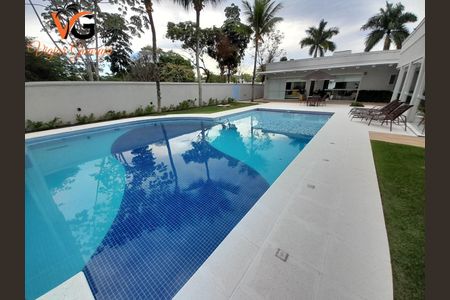 28_photo/94d1fe05c9.007d8801227075bf-ATLAS-e84042f8-0800-4ee9-b535-464ed0cc1d01.jpg de casa à venda com 5 quartos, 310m² em Vila Santa Rosa, Guarujá
