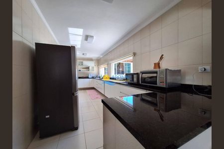 8_photo/94d1fe0a9d.7db7238b51a5fbc6-ATLAS-d7595351-bf5d-49ac-8040-3c22e5f4e0a6.jpg de casa à venda com 4 quartos, 360m² em Jardim Guaiuba, Guarujá