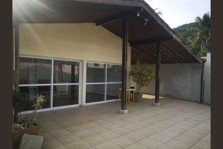 6_photo/94d1fe0ab9.c1901fb716559bbd-ATLAS-1452ea52-0aaa-43e8-8cb0-3f6695ad8e45.jpg de casa à venda com 3 quartos, 130m² em Jardim Guaiuba, Guarujá