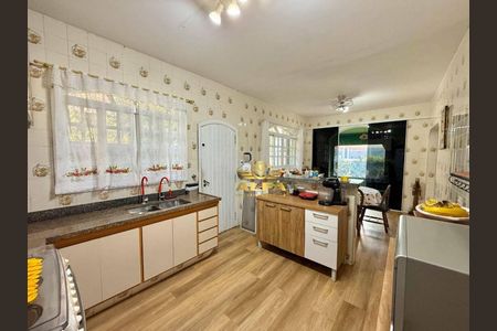 2_photo/94d1fe0acb.a26d9ccbf8f52a85-ATLAS-4edd3854-77e8-4175-aef3-d6241fff3700.jpg de casa à venda com 3 quartos, 360m² em Jardim Guaiuba, Guarujá