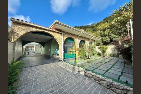 7_photo/94d1fe0acb.a26d9ccbf8f52a85-ATLAS-aacd6036-9a0f-4a26-a94a-781d85e437bb.jpg de casa à venda com 3 quartos, 360m² em Jardim Guaiuba, Guarujá