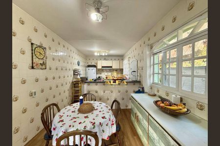 15_photo/94d1fe0acb.a26d9ccbf8f52a85-ATLAS-d5eff63f-f565-4707-b5df-dcab6009ec9e.jpg de casa à venda com 3 quartos, 360m² em Jardim Guaiuba, Guarujá