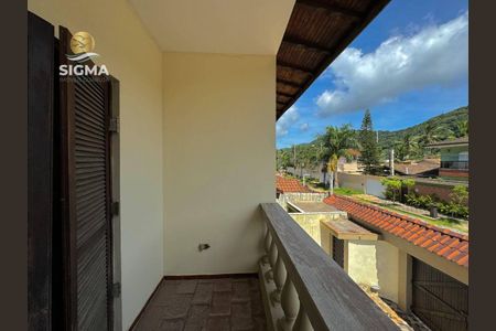 2_photo/94d1fe0ad3.d9142c0c1a956d72-ATLAS-0fa2662d-ba18-4eb4-b8f2-7f600d869faa.jpg de casa à venda com 4 quartos, 318m² em Jardim Guaiuba, Guarujá