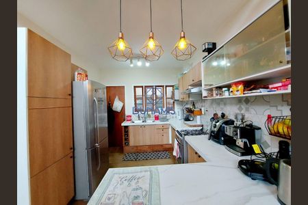 2_photo/94d1fe0c8f.a095ebe9a9b9d05b-ATLAS-ab82361e-ac7d-4a6d-8dd5-f2da1e1f1012.jpg de casa à venda com 2 quartos, 200m² em Jardim Guaiuba, Guarujá