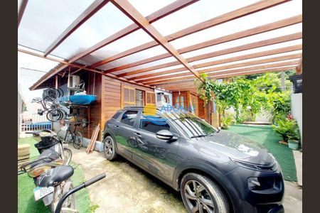 9_photo/94d1fe0c99.d0d6d4d4a64609a5-ATLAS-977c8720-e21b-40ef-80a5-cfbe1e756a5f.jpg de casa à venda com 5 quartos, 215m² em Jardim Guaiuba, Guarujá