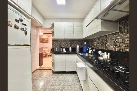 10_photo/94d1fe0d4d.2fed7e95ddef69d8-ATLAS-56e2c6d9-2aaf-44fb-a353-972cf6e5c892.jpg de apartamento à venda com 2 quartos, 72m² em Jardim Las Palmas, Guarujá