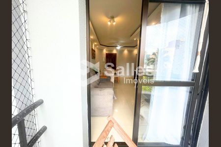 3_photo/94d1fe0d4d.d5b5dcf828ac20d3-ATLAS-2fca9bcd-765b-49a2-abd6-95b8470e01cd.jpg de apartamento à venda com 2 quartos, 67m² em Jardim Las Palmas, Guarujá