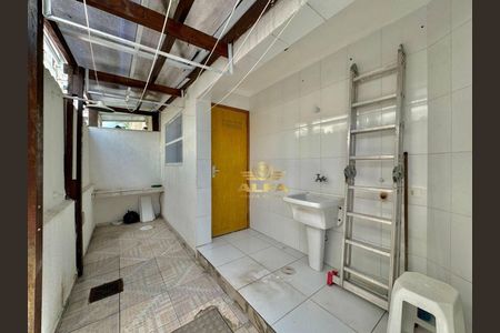 7_photo/94d1fe0d59.2f49662d56d2579d-ATLAS-d3c65f0d-a5c9-4b96-9f2d-1ff034cb67ce.jpg de casa à venda com 3 quartos, 127m² em Jardim Las Palmas, Guarujá