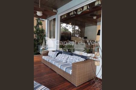 11_photo/94d1fe0d6d.2832257cbb3df2c4-ATLAS-5fea4cc5-00ab-481a-b42f-2f487db1f435.jpg de casa à venda com 4 quartos, 171m² em Jardim Las Palmas, Guarujá