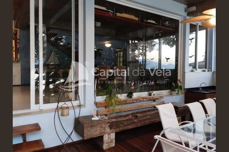 3_photo/94d1fe0d6d.2832257cbb3df2c4-ATLAS-e7b8552e-5550-47d7-aeea-a21017458d08.jpg de casa à venda com 4 quartos, 171m² em Jardim Las Palmas, Guarujá