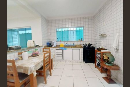 5_photo/94d1fe0dc1.732b7fd8aaa5f07d-ATLAS-b2abfe4c-e46a-4593-bf01-d08b6e23fc2d.jpg de casa à venda com 3 quartos, 250m² em Jardim Las Palmas, Guarujá