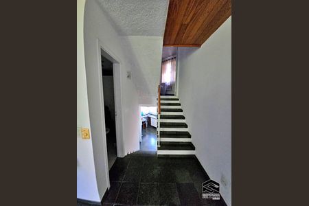 8_photo/94d1fe108b.5a6c1bf0160d7da9-ATLAS-e7b706d9-876f-4977-bdc3-733cab3eafe2.jpg de casa à venda com 1 quarto, 55m² em Jardim Las Palmas, Guarujá