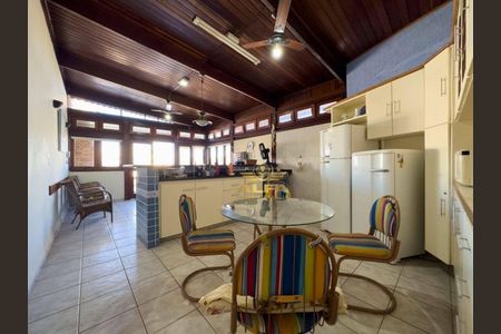 6_photo/94d1fe114f.5a85c5bdfef41cf9-ATLAS-28b37a98-b524-4bc8-9469-18e5c6802fa2.jpg de apartamento à venda com 3 quartos, 245m² em Jardim Las Palmas, Guarujá