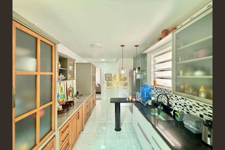 16_photo/94d1fe1181.34beb6889ad9cd13-ATLAS-3cd214fb-b8bf-4550-a59f-567ea86f90c5.jpg de apartamento à venda com 3 quartos, 180m² em Jardim Las Palmas, Guarujá