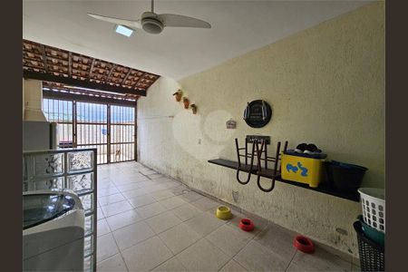 10_photo/94d1fe11d1.e1d2c46bde3eb79c-ATLAS-2aca9c56-7387-43d9-ac1c-af400b55dd9e.jpg de casa à venda com 3 quartos, 79m² em Jardim Las Palmas, Guarujá